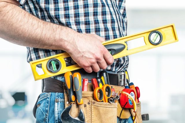 6 Factors That Influence Handyman Pricing